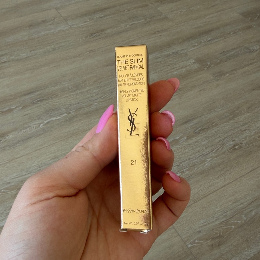 YSL The Slim Velvet Radical Highly Pigmented Velvet Matte Lipstick - 21 - Picture 3 of 5